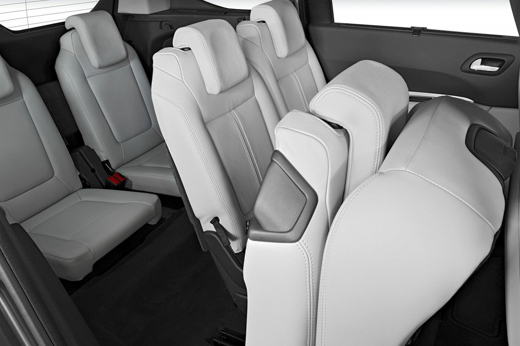 Peugeot 5008 fold up seat