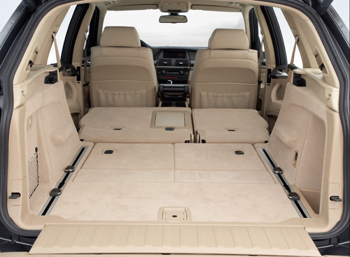 BMW X5 load space